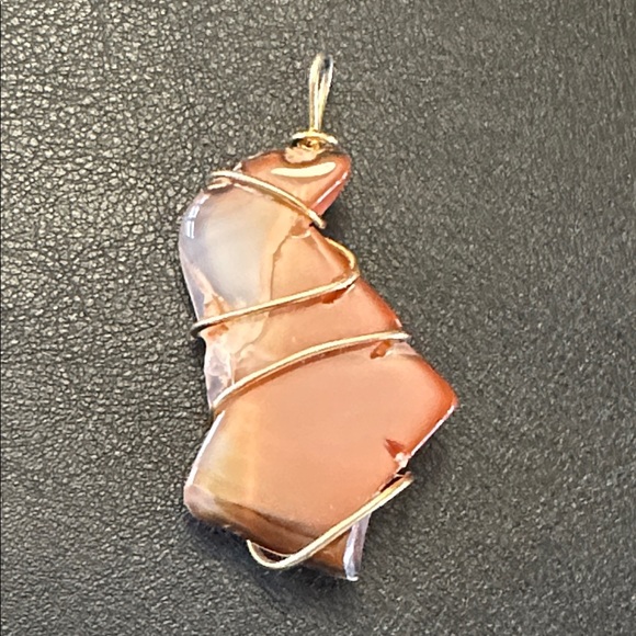 Carnelian Stone Gold Tone Wire Wrapped Pendant - Picture 1 of 11